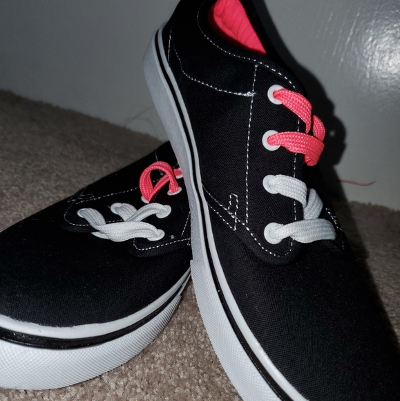 Brand new ladies two lace canvas shoe - Picture 4 of 7